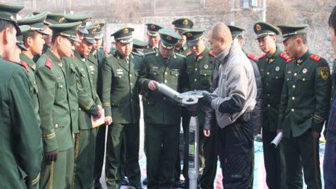 我公司技術(shù)人員在蘭州市消防特勤大隊為消防官兵現(xiàn)場顯示、培訓(xùn)我公司所供設(shè)備